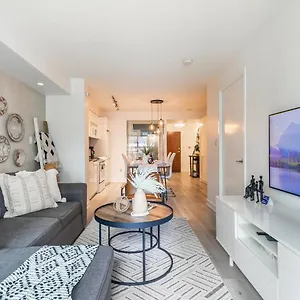 Apartment Luxury 2br Downtown W/ Cn Tower View, Toronto