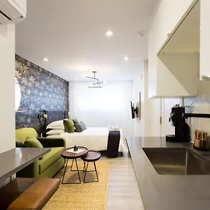  Apartment Palms Little Italy With Full Bathroom By Denstays Canada
