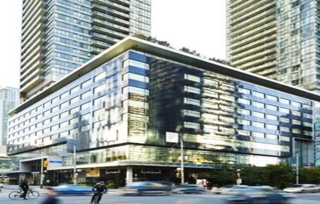 Le Germain Hotel Maple Leaf Square Toronto 4*,
